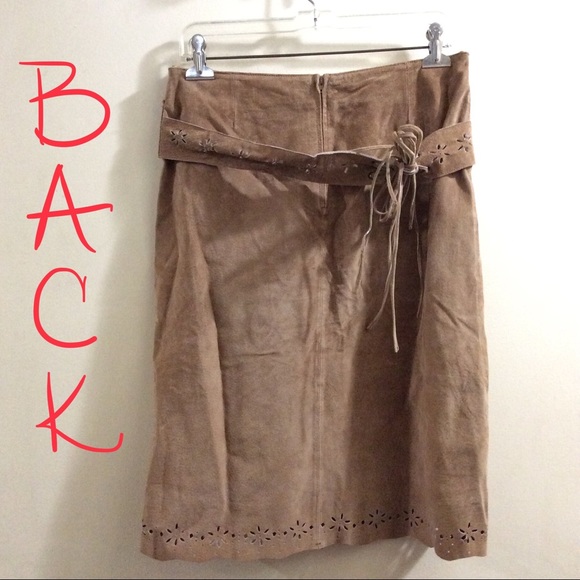 Select suede skirt with matching belt - Picture 2 of 13